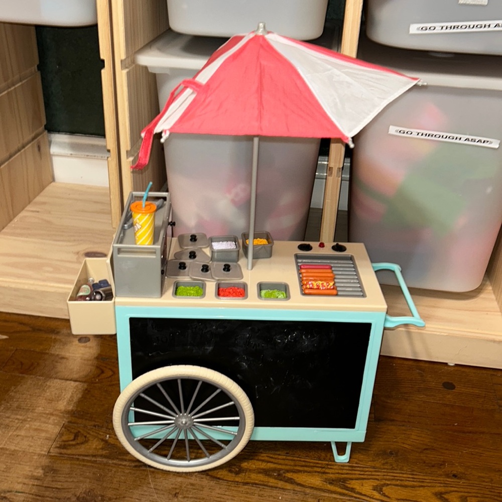 Og girl hotdog stand